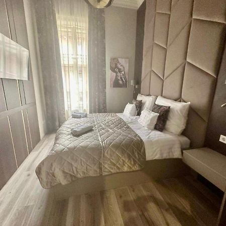 بودابست Orangehomes High Class 4 Bedroom Apartment المظهر الخارجي الصورة